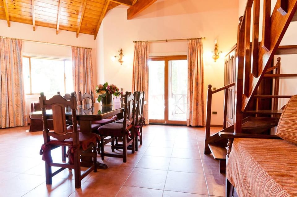 Day, Living room, Dining area