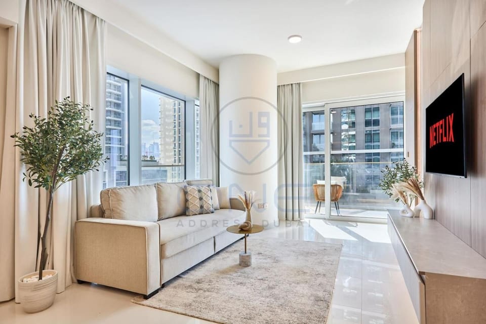Elegant beachfront living at Emaar Beachfront DXB! Apartment in Dubai