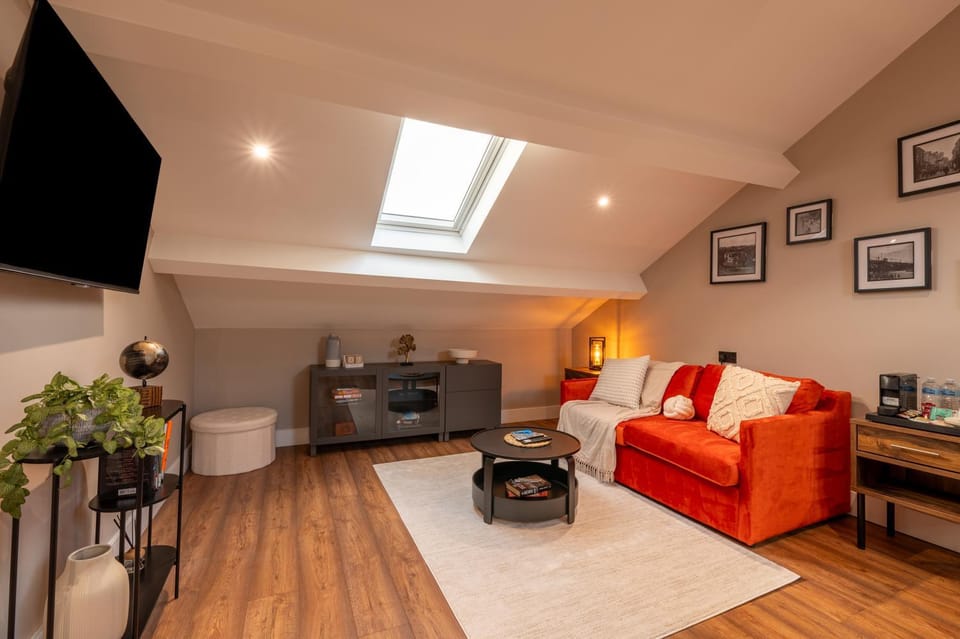 TV and multimedia, Living room, Seating area