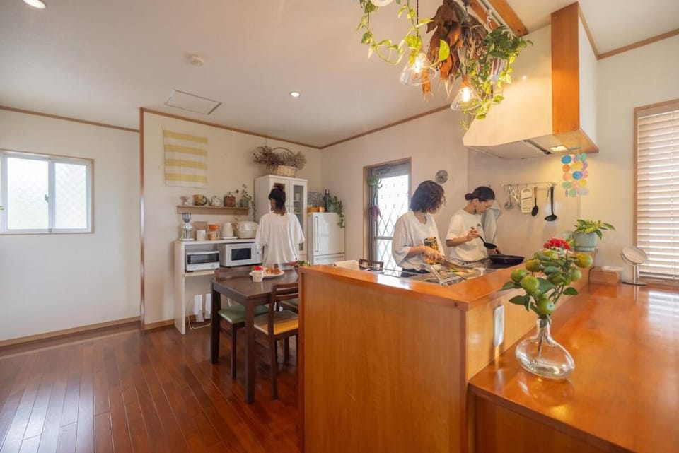 海まで車で5分 庭付きBBQ可一棟貸切 駐車場2台 最大4名 Temaka Hills House in Okinawa Prefecture