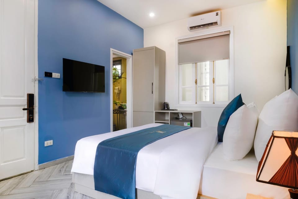 Communal lounge/ TV room, Bed, TV and multimedia, Photo of the whole room, Bedroom, wardrobe, air conditioner