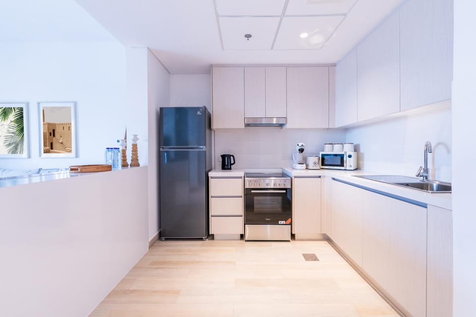 Coffee/tea facilities, Kitchen or kitchenette, oven, stove, toaster