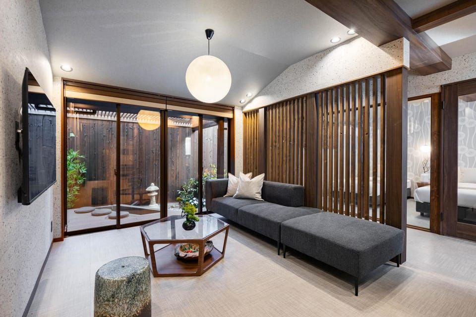 Living room, Photo of the whole room