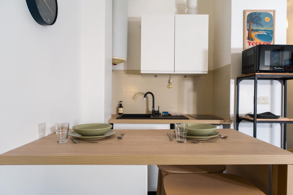 Dining area, kitchen