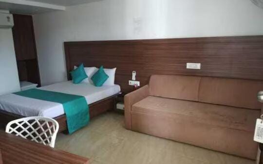 Maple Banquet & Lawn, by Rhythm Lonavala Bed and Breakfast in Lonavla