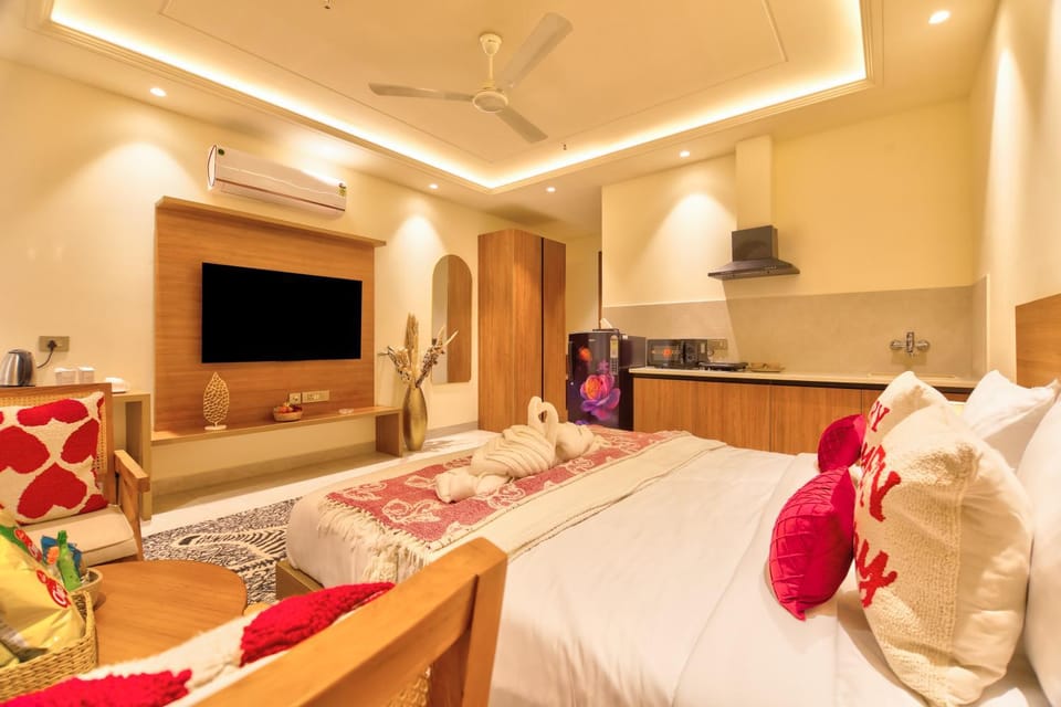 Bed, Bedroom, wardrobe, kitchen