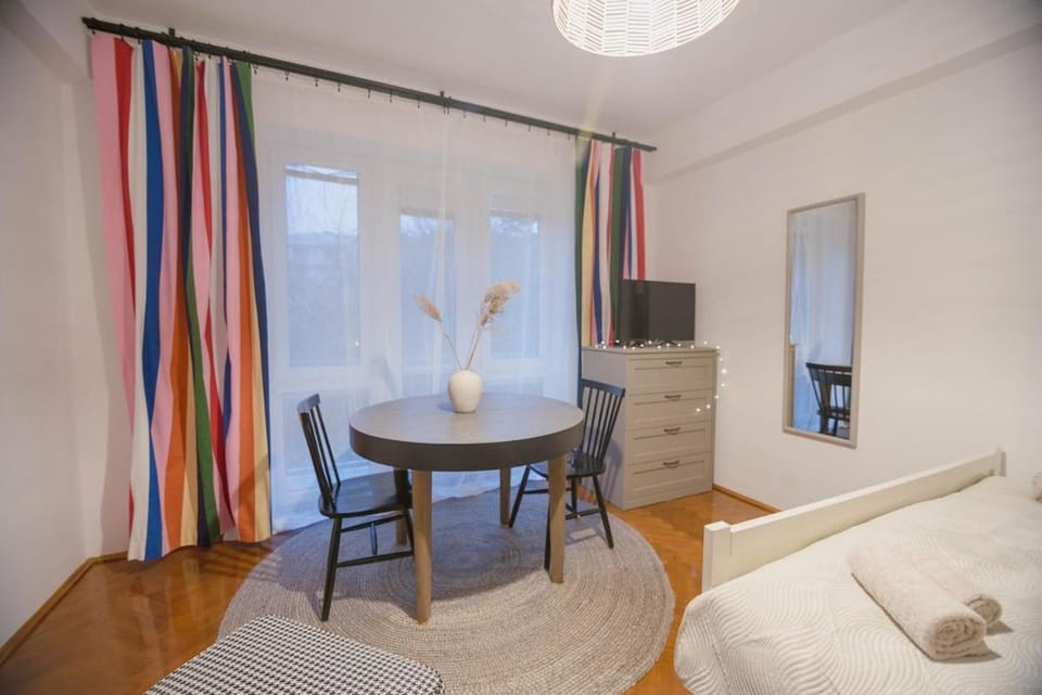 Vibrant & Cozy - A Colorful Bratislava Base Apartment in Bratislava