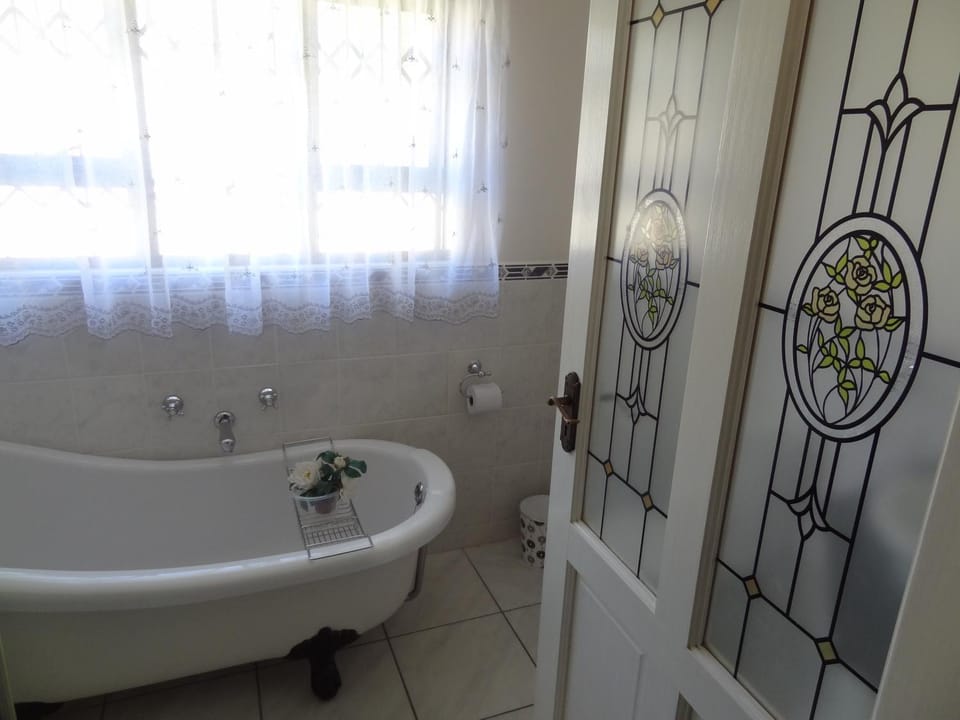 Hot Tub, Bathroom