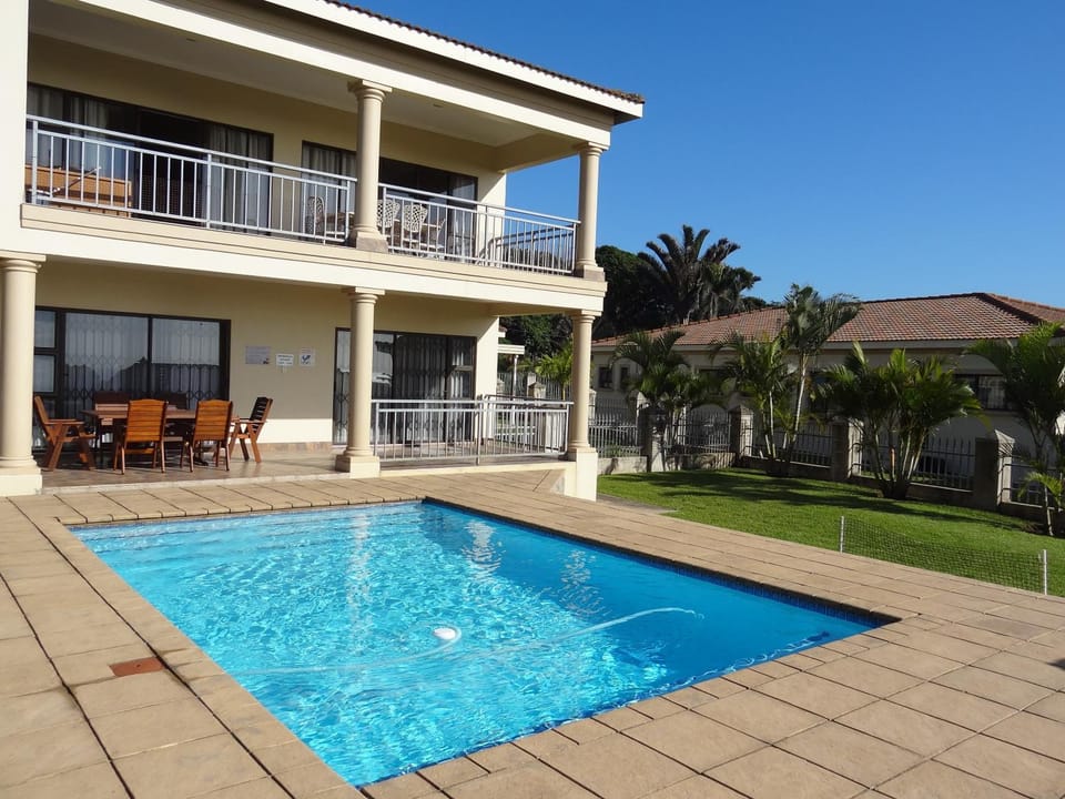 Day, Swimming pool, Swimming pool