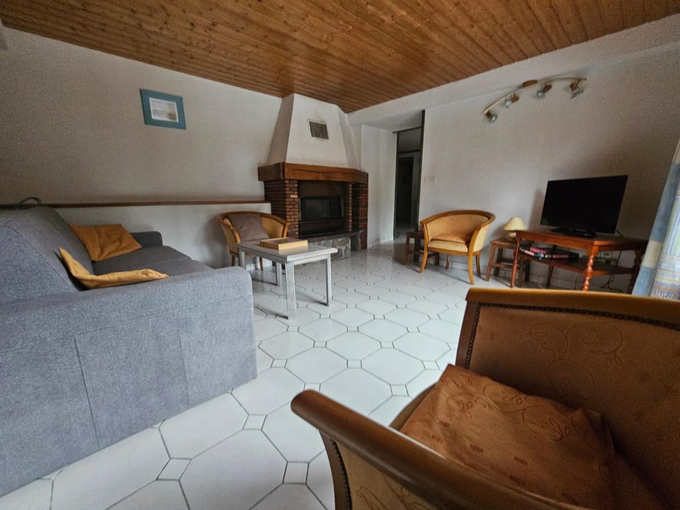 Living room, Seating area, fireplace