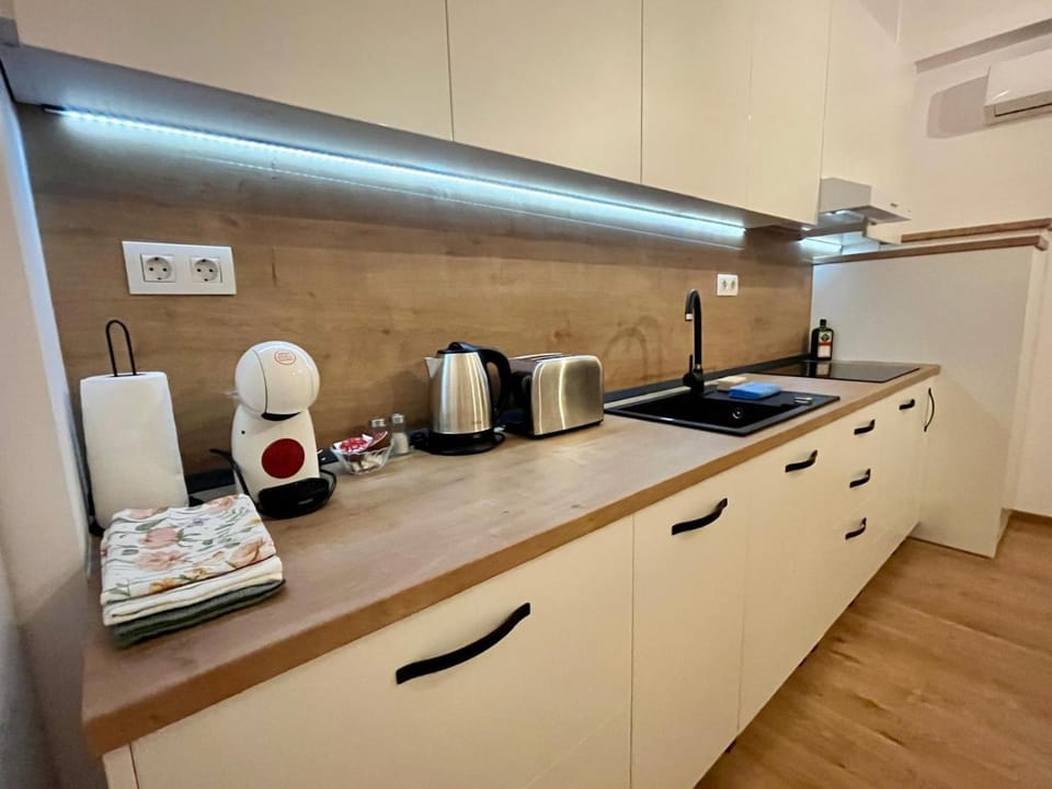 dishwasher, stove, washing machine, kitchen