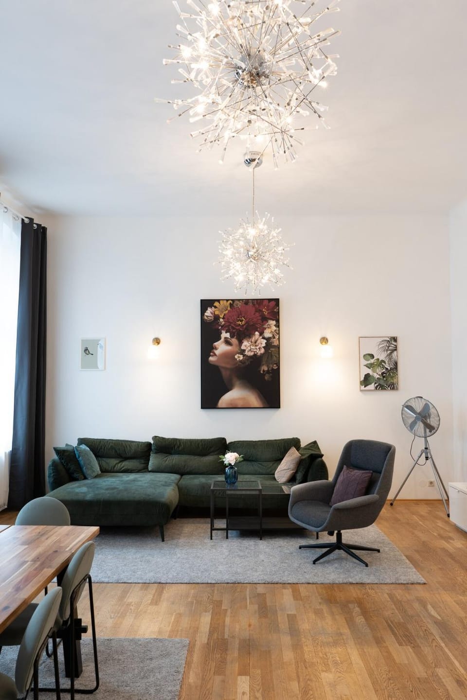 Living room, Seating area