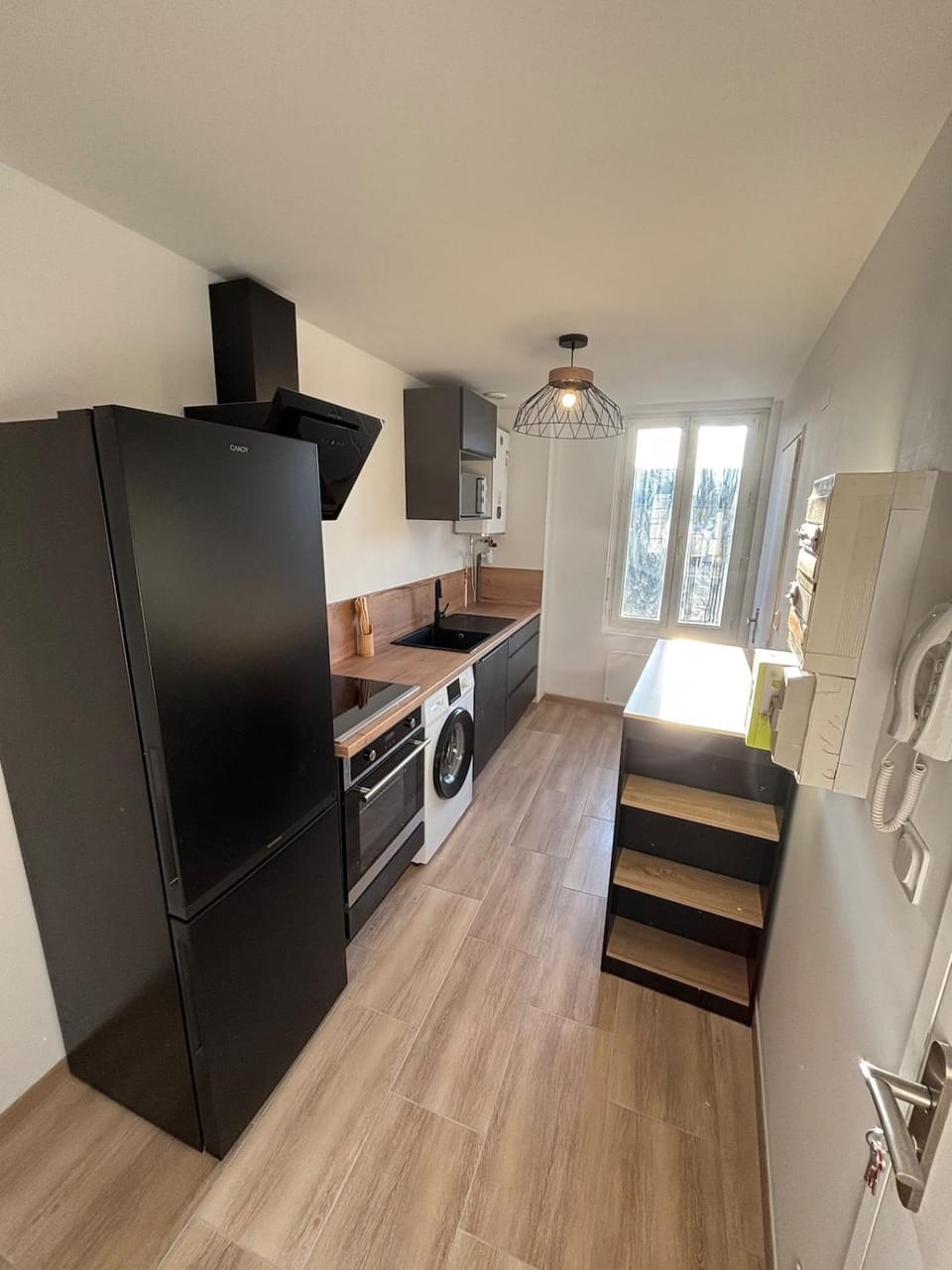 Kitchen or kitchenette, Dining area, oven, stove