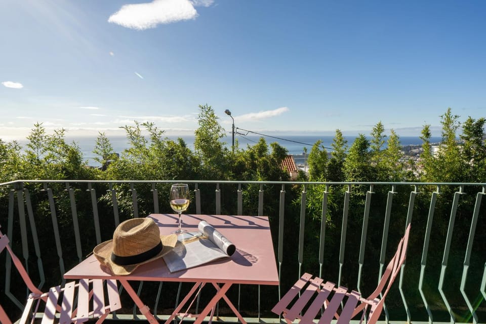 View (from property/room), Balcony/Terrace, Sea view