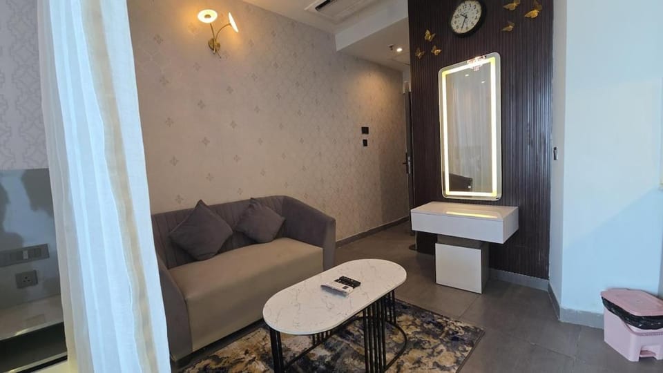 Cozy corner by Luxury loft Apartment in Noida