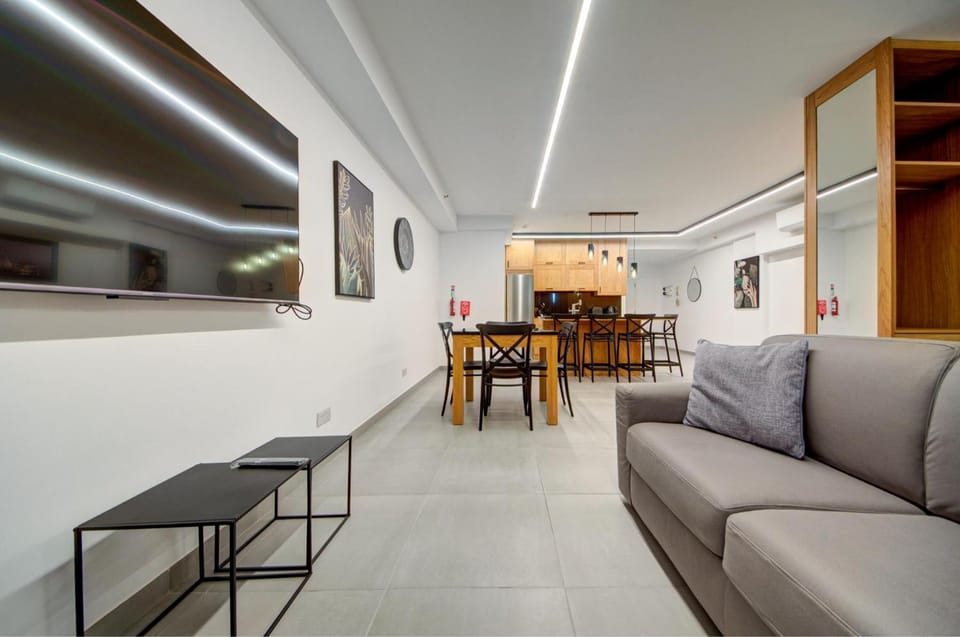 Living room, Seating area, Dining area