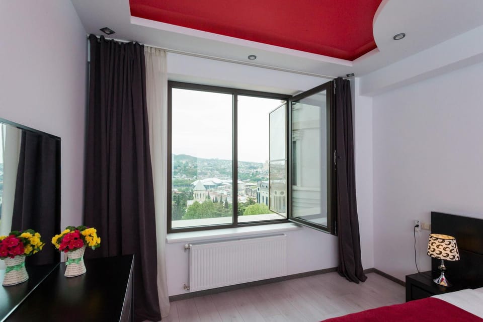 Bed, TV and multimedia, View (from property/room), Photo of the whole room, Bedroom