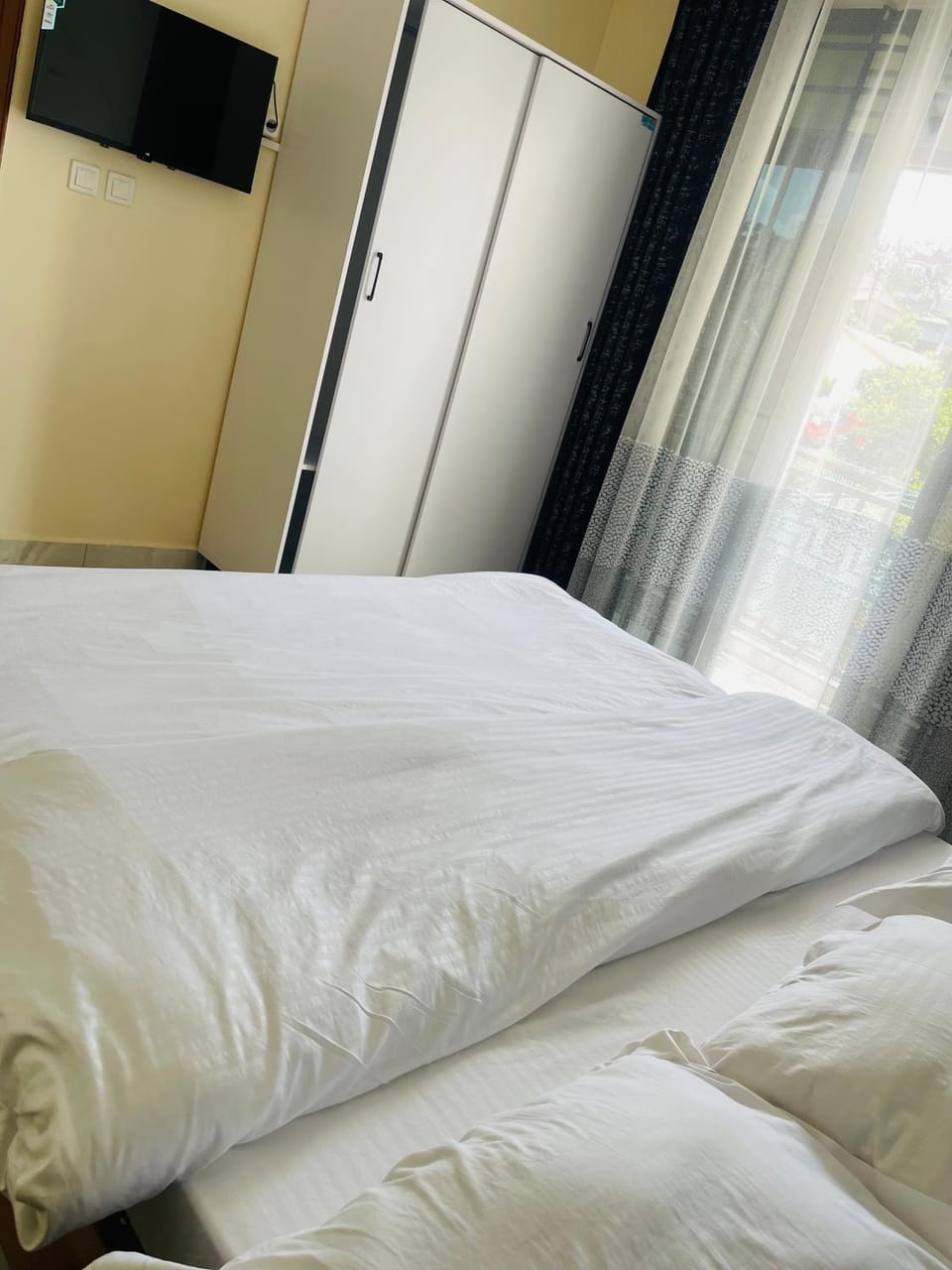 Bed, TV and multimedia, Photo of the whole room, Bedroom, wardrobe