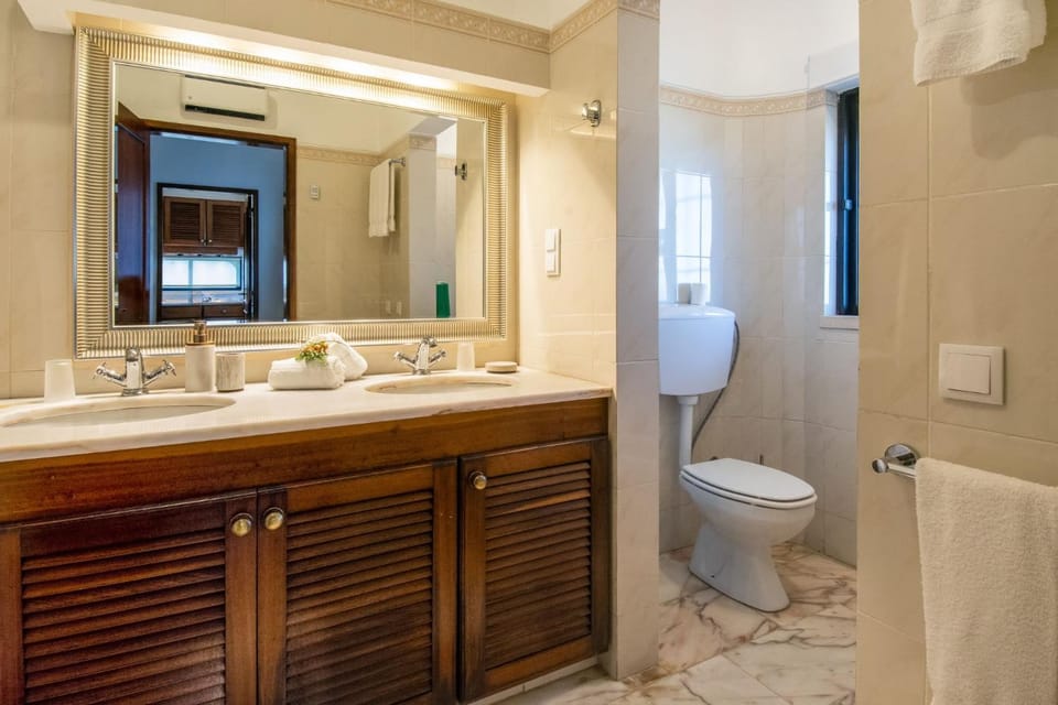 Bathroom, Bath