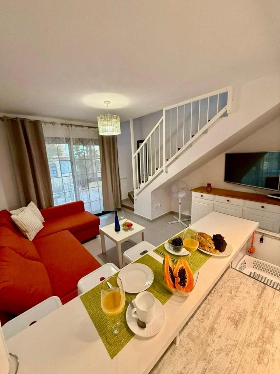 Kitchen or kitchenette, Living room, Dining area