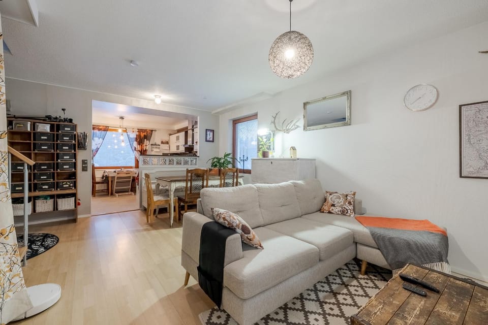 Living room, Dining area