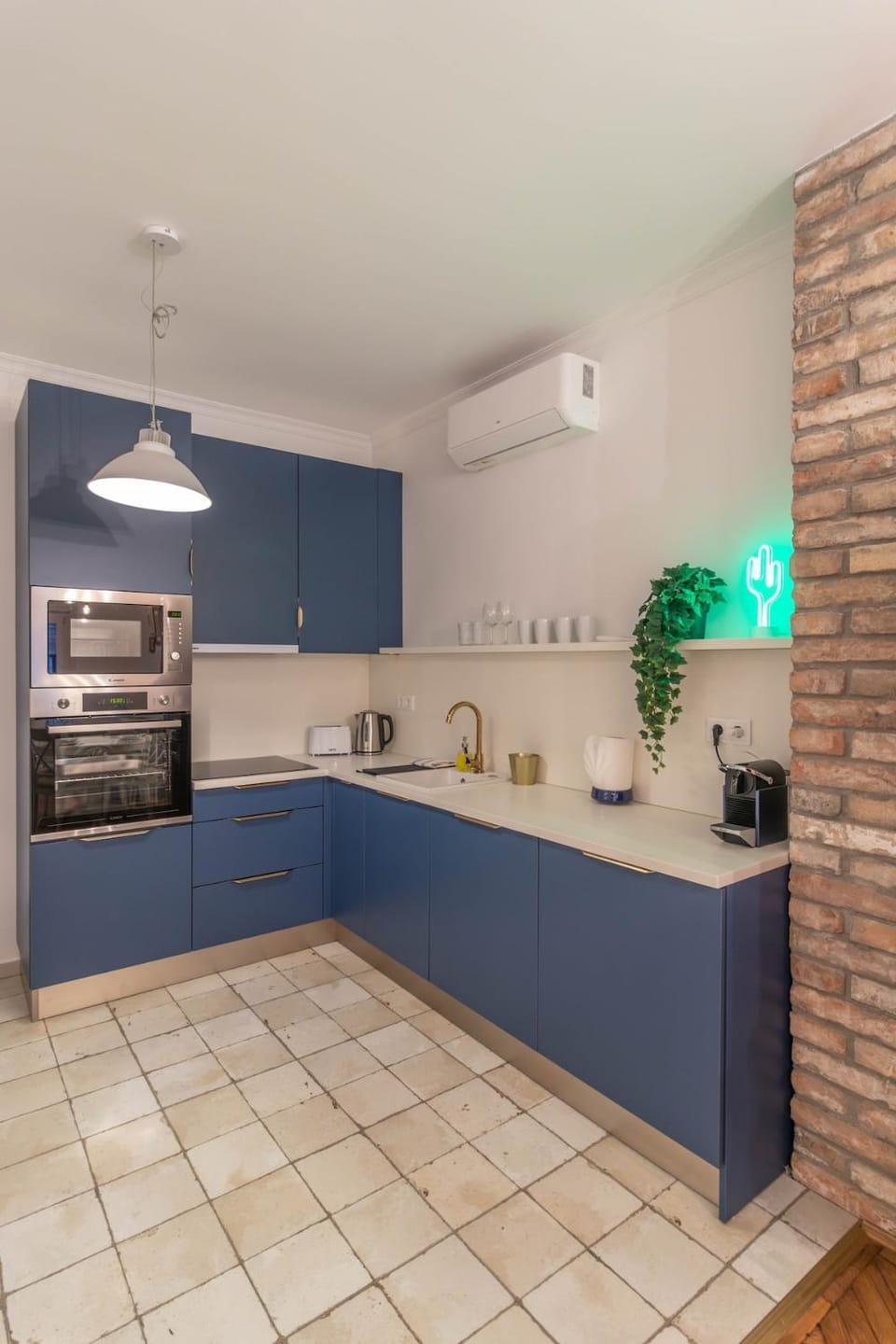 2BDR Bohemian Soho Apartment by NW Apartment in Budapest
