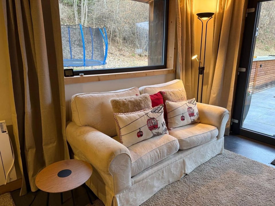 Communal lounge/ TV room