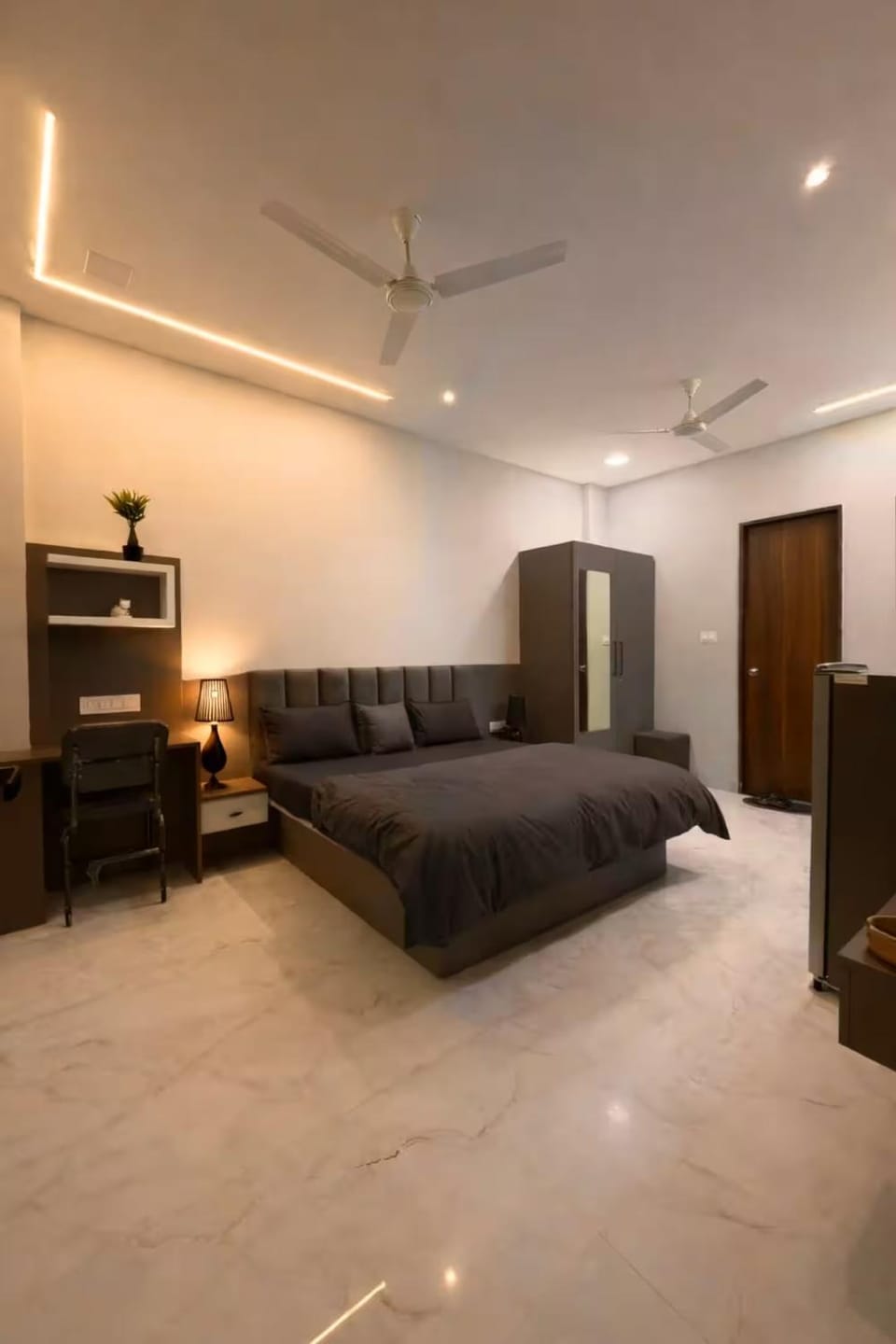 Bed, Photo of the whole room, Bedroom