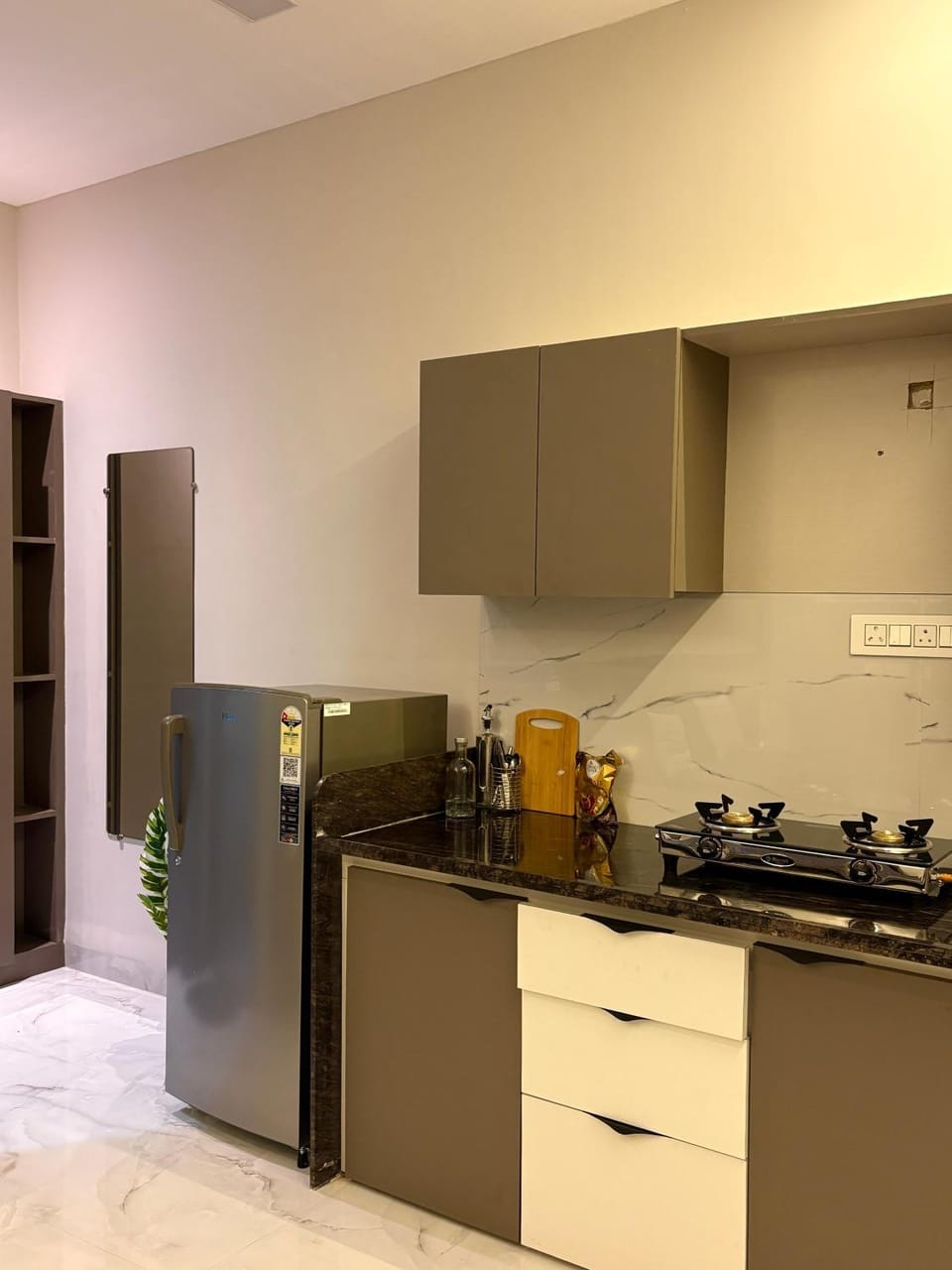Kitchen or kitchenette, stove