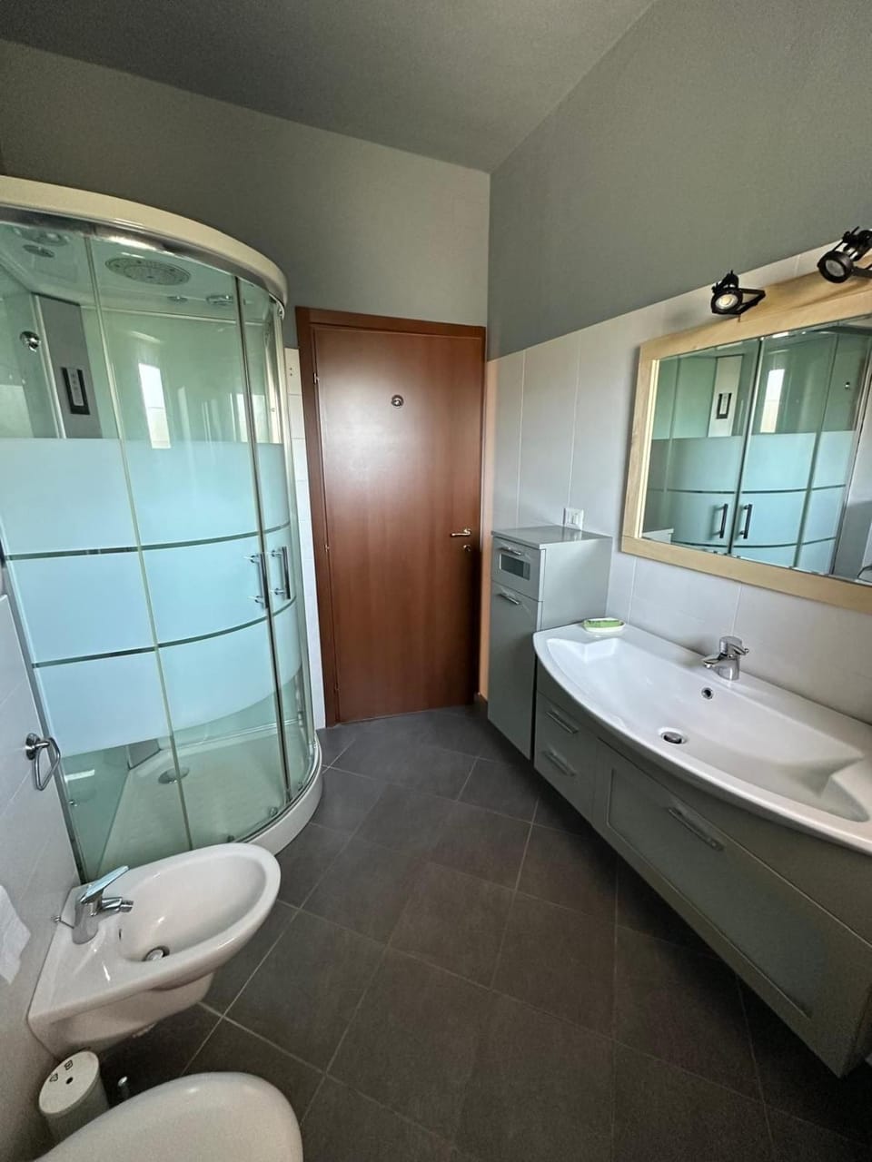 Cozy Navigli studio Apartment in Milan