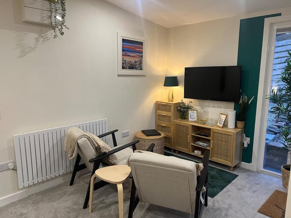 The Wee Bank Hut Apartment in Oban