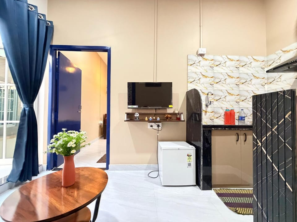 Kairo House-Luxury 1BHK-Party space on rooftop Vacation rental in Bangladesh
