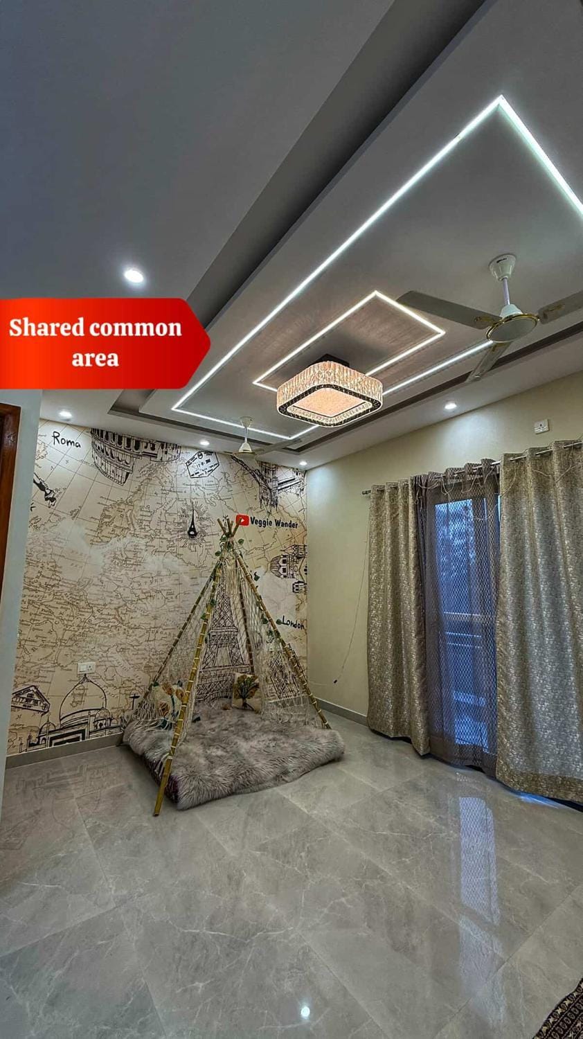 Communal lounge/ TV room, Living room, Seating area
