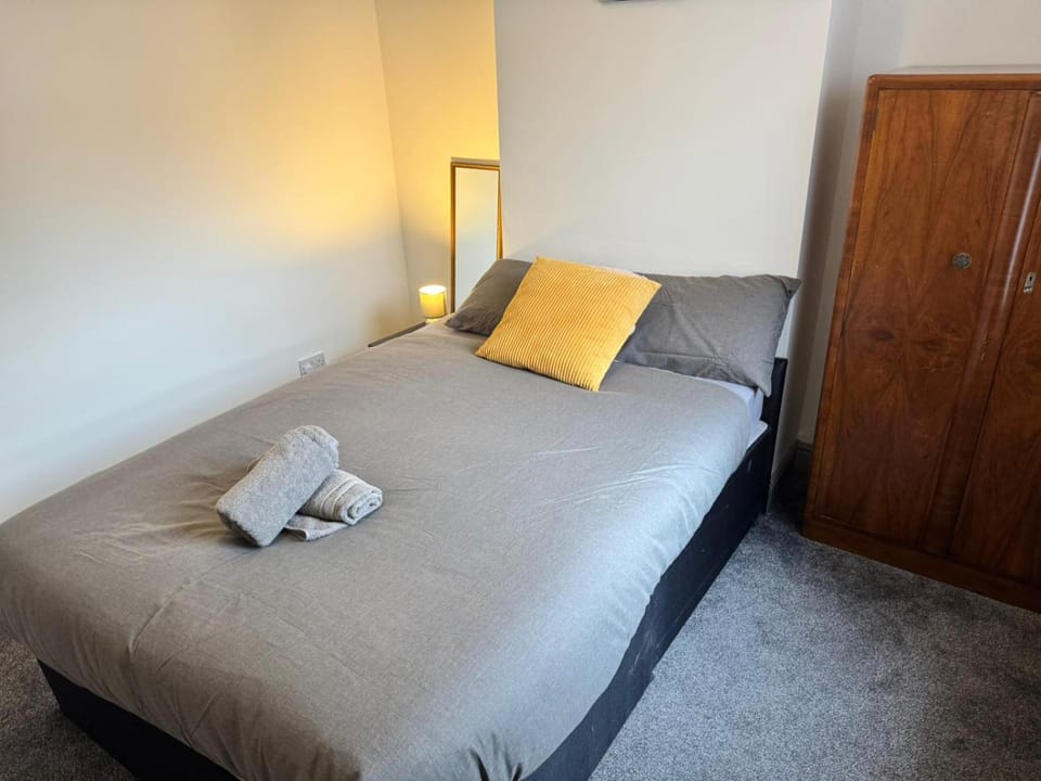 Shelton guest house apartment Apartment in Newcastle-under-Lyme