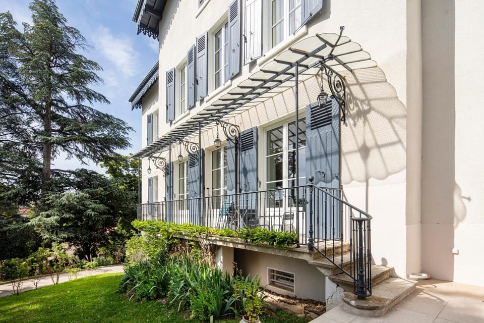 Harmonie - Spacious house with pool in Oullins House in Lyon