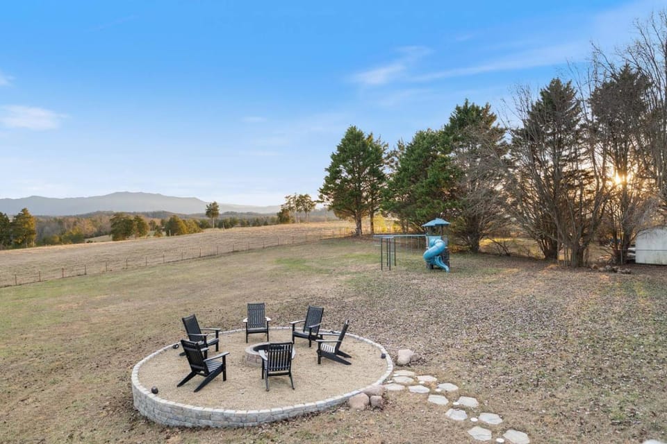 Modern Ranch with Hot Tub, Views & Game Room House in Sevier County
