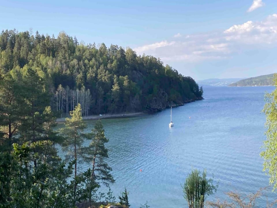 Cabin, 30 m to the sea, 25 min Oslo, 10 min Tusenfryd Cabin in Viken, Norway
