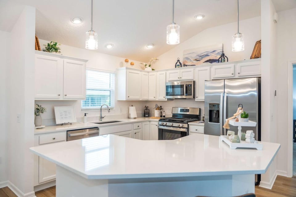 Bougainvillea Place- Brand New! House in Wildwood