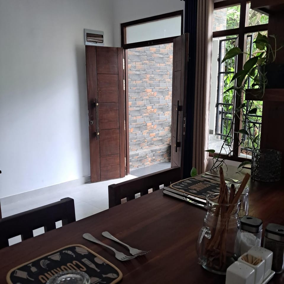Villa Golden Way Bed and Breakfast in Gangawatakorale