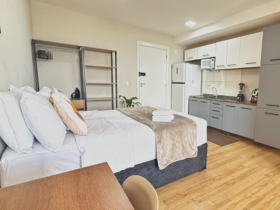 Bed, Kitchen or kitchenette, Bedroom