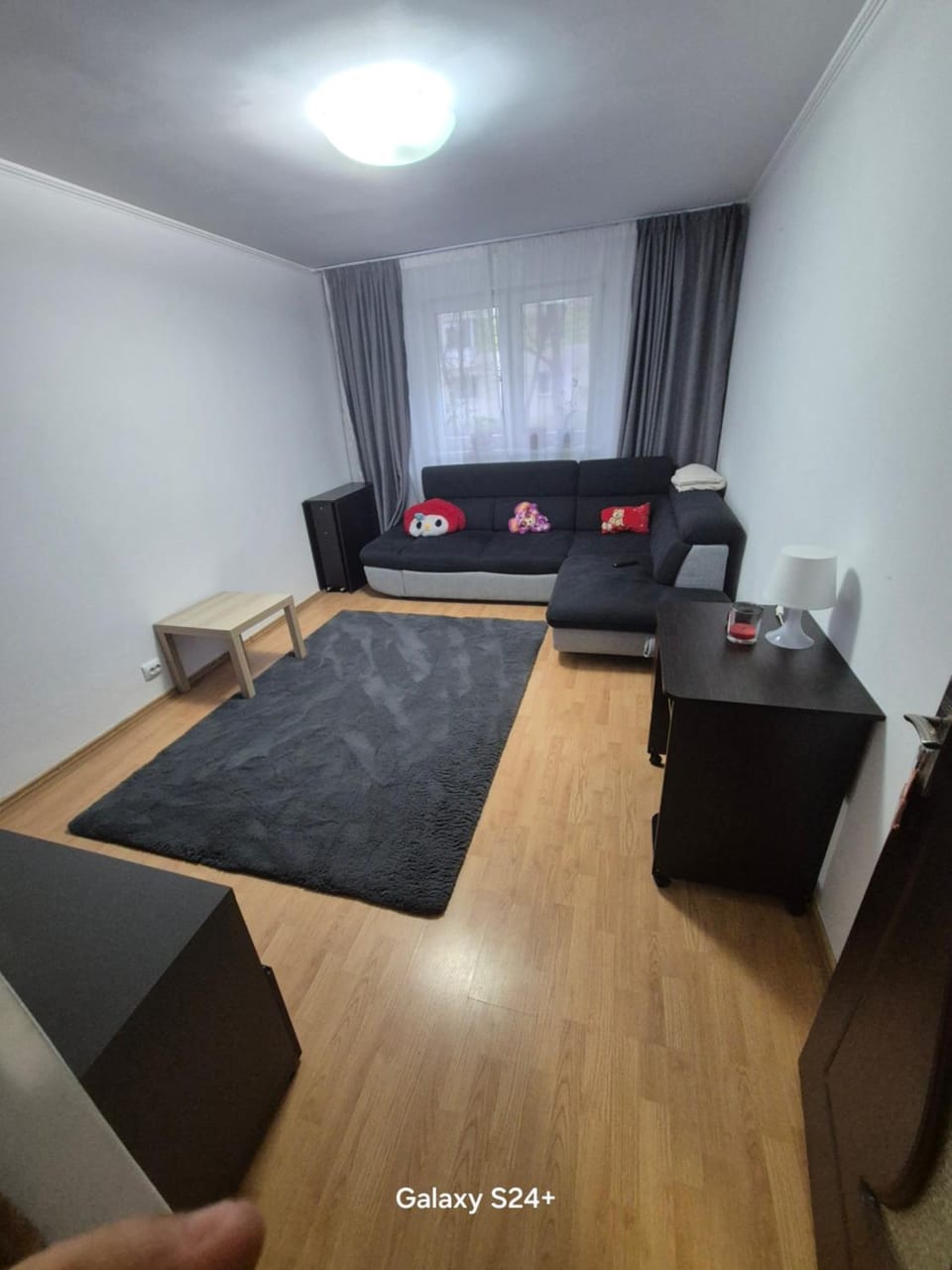 Bed, TV and multimedia, Living room, Photo of the whole room, Seating area, Bedroom