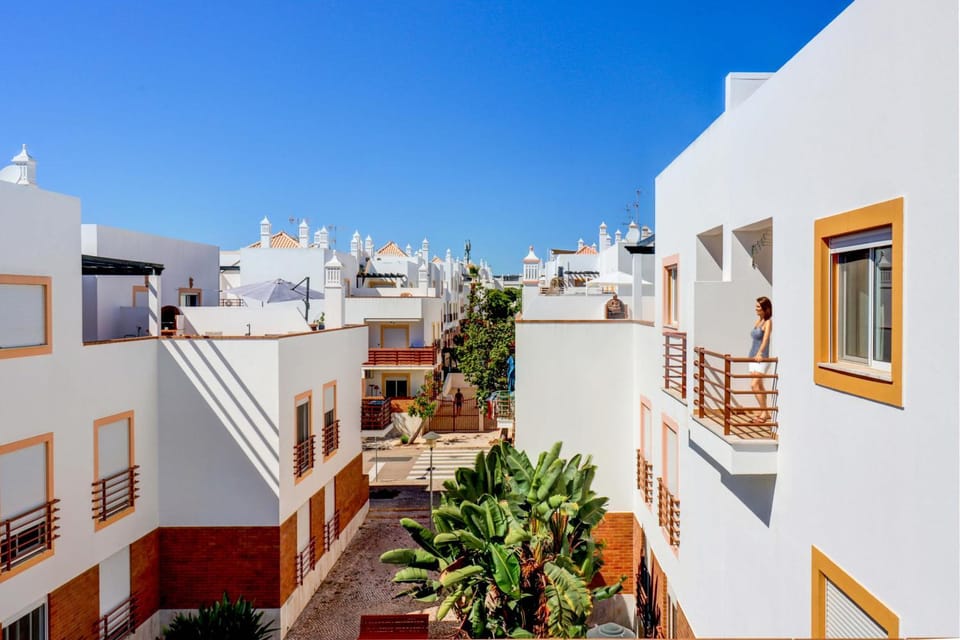 Neighbourhood, View (from property/room), Balcony/Terrace, Street view