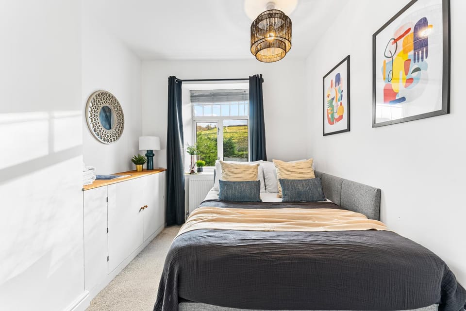 Bakewell Bliss - Hot Tub Retreat - Pet -Sleeps 7 House in High Peak District