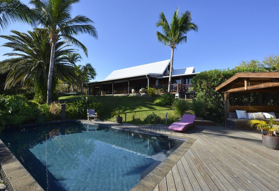 Property building, Day, Swimming pool, Swimming pool