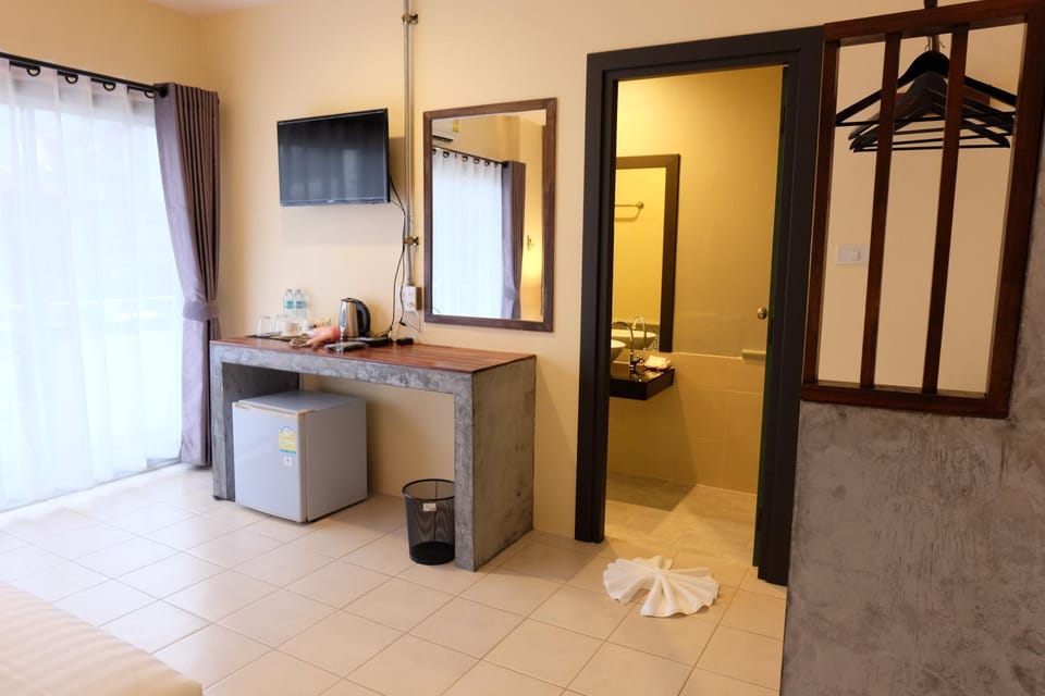 Photo of the whole room, Decorative detail, Bedroom