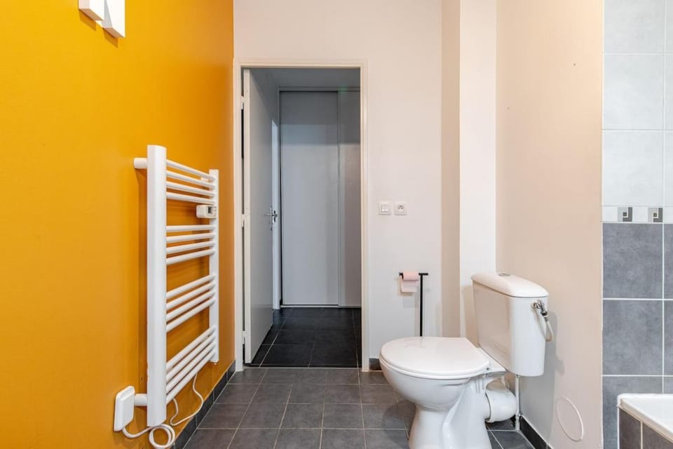 Cosy T2-Tram-Balcon-Parking Lyon Apartment in Lyon