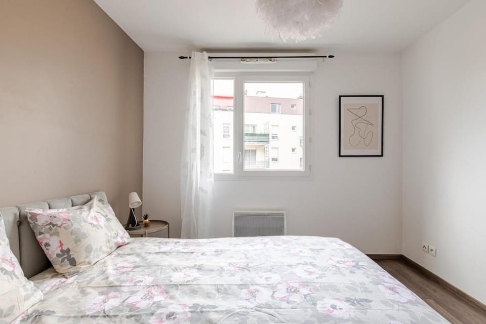 Cosy T2-Tram-Balcon-Parking Lyon Apartment in Lyon
