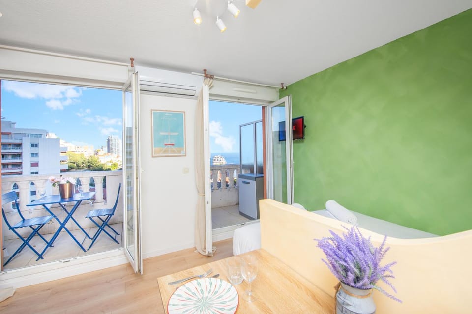 Bed, Balcony/Terrace, Living room, Photo of the whole room, Dining area