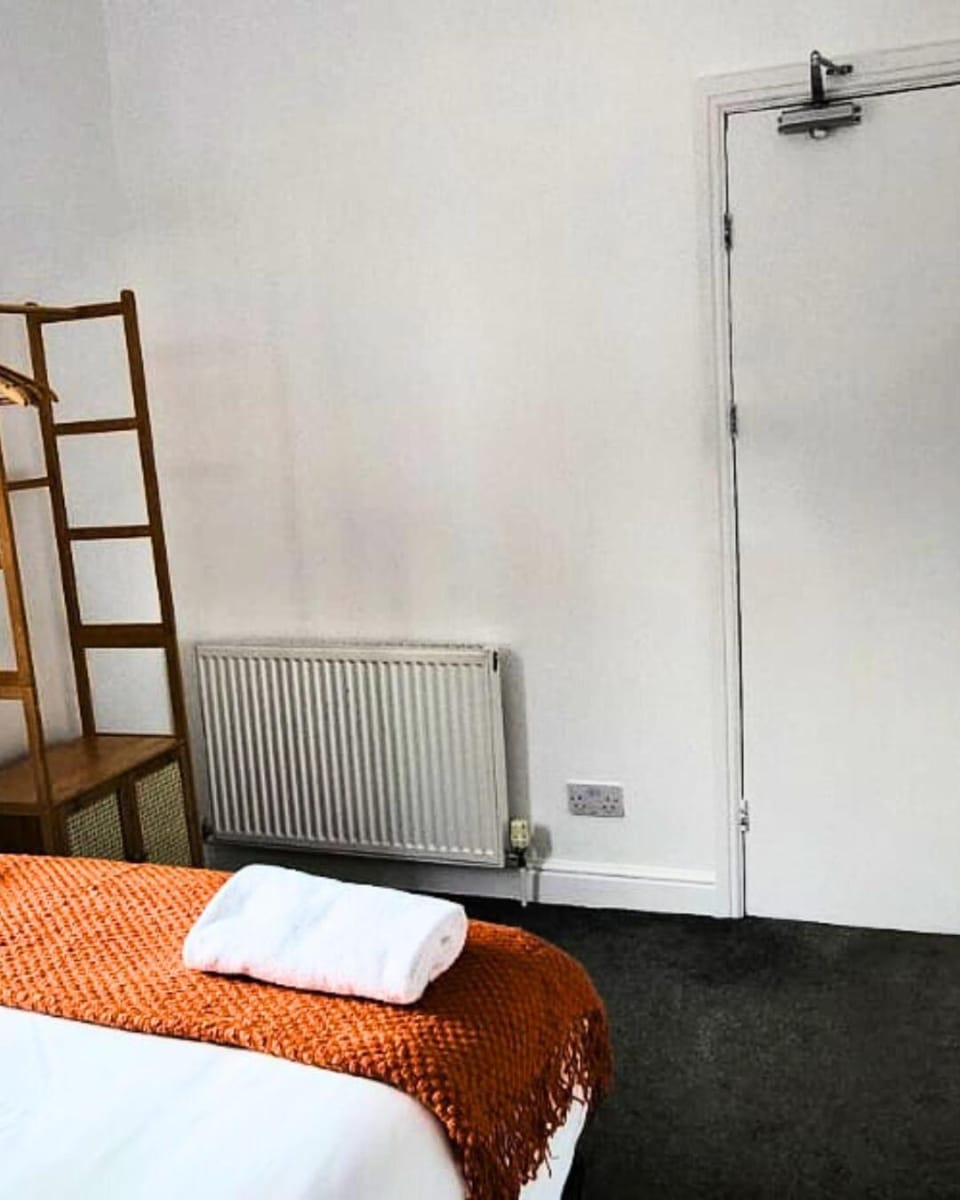 Sheffield 5Bed Home with Free Parking Apartment in Sheffield