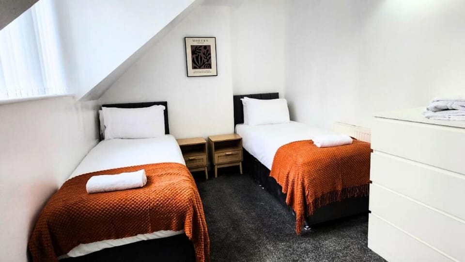Sheffield 5Bed Home with Free Parking Apartment in Sheffield